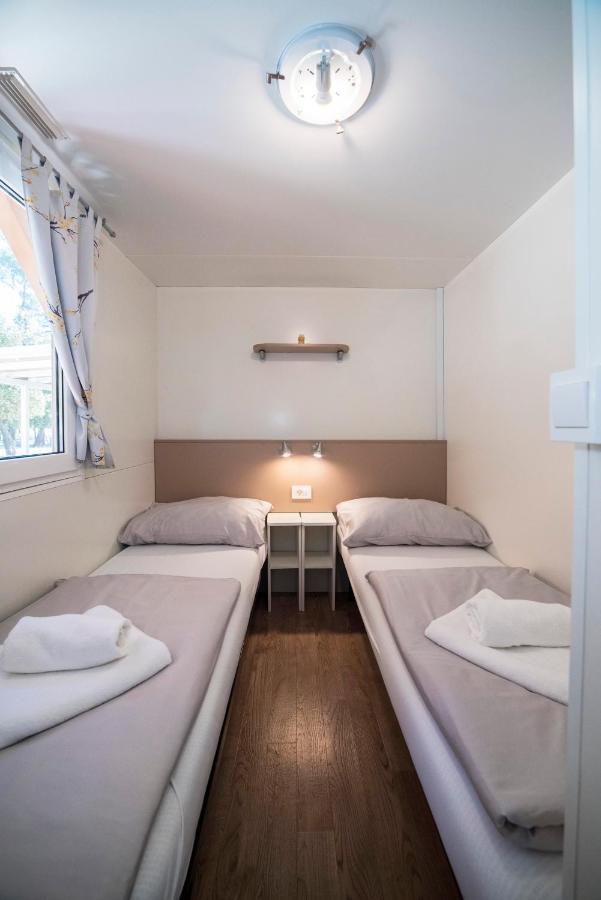 Mobile Home Cube, 3 Bedrooms, Free Parking, Wifi Biograd Na Moru Luaran gambar