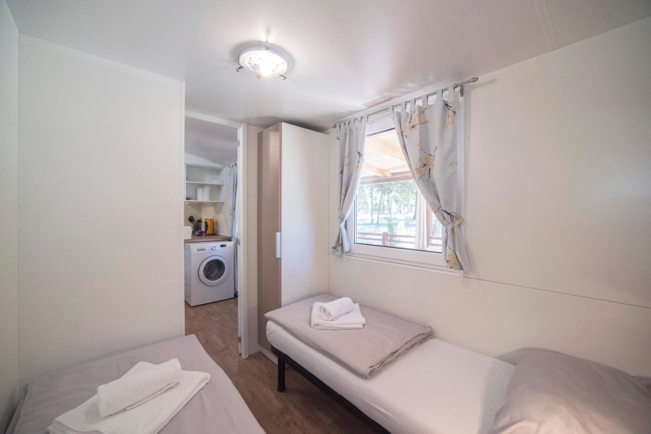 Mobile Home Cube, 3 Bedrooms, Free Parking, Wifi Biograd Na Moru Luaran gambar
